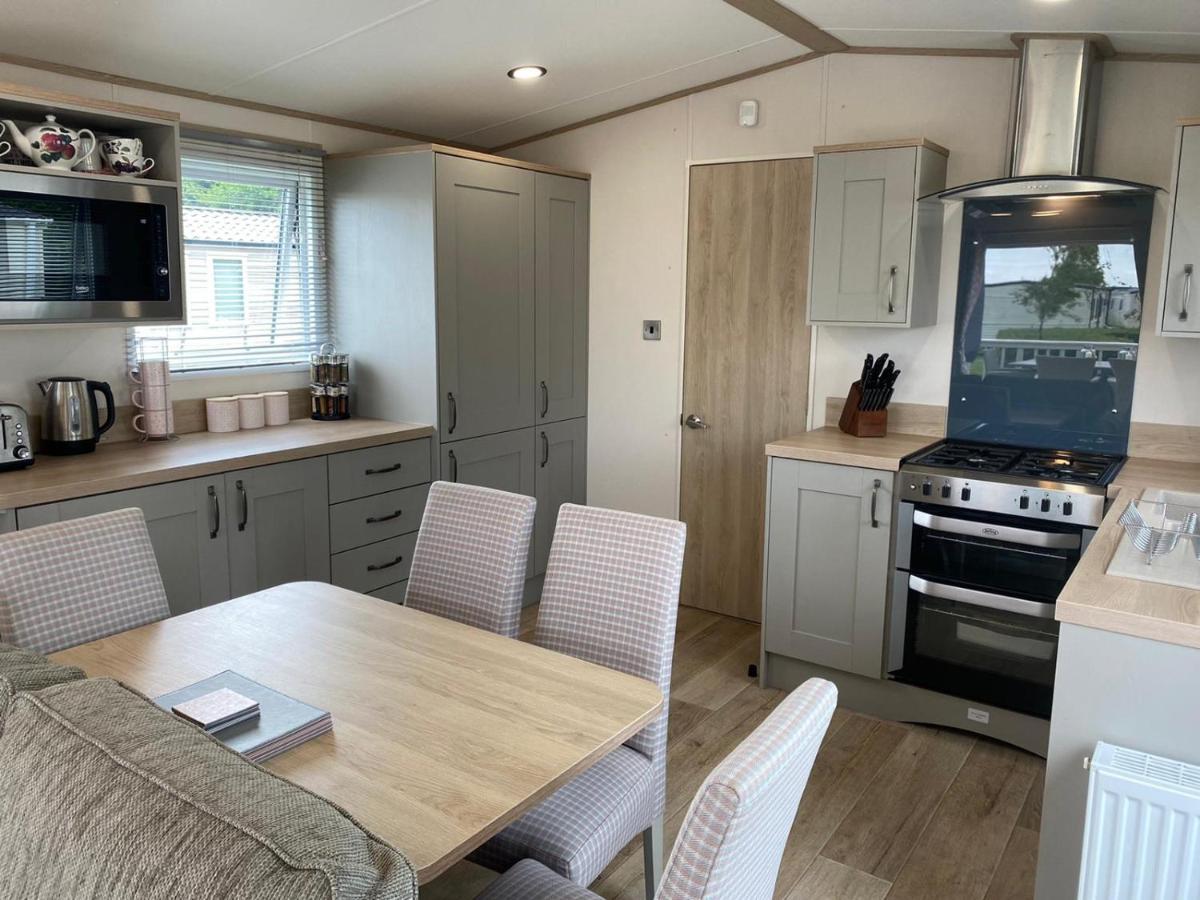 Lake District Prestige Caravan, 3 Bedrooms, Sleeps 8 On Haven Holiday Park Flookburgh Esterno foto