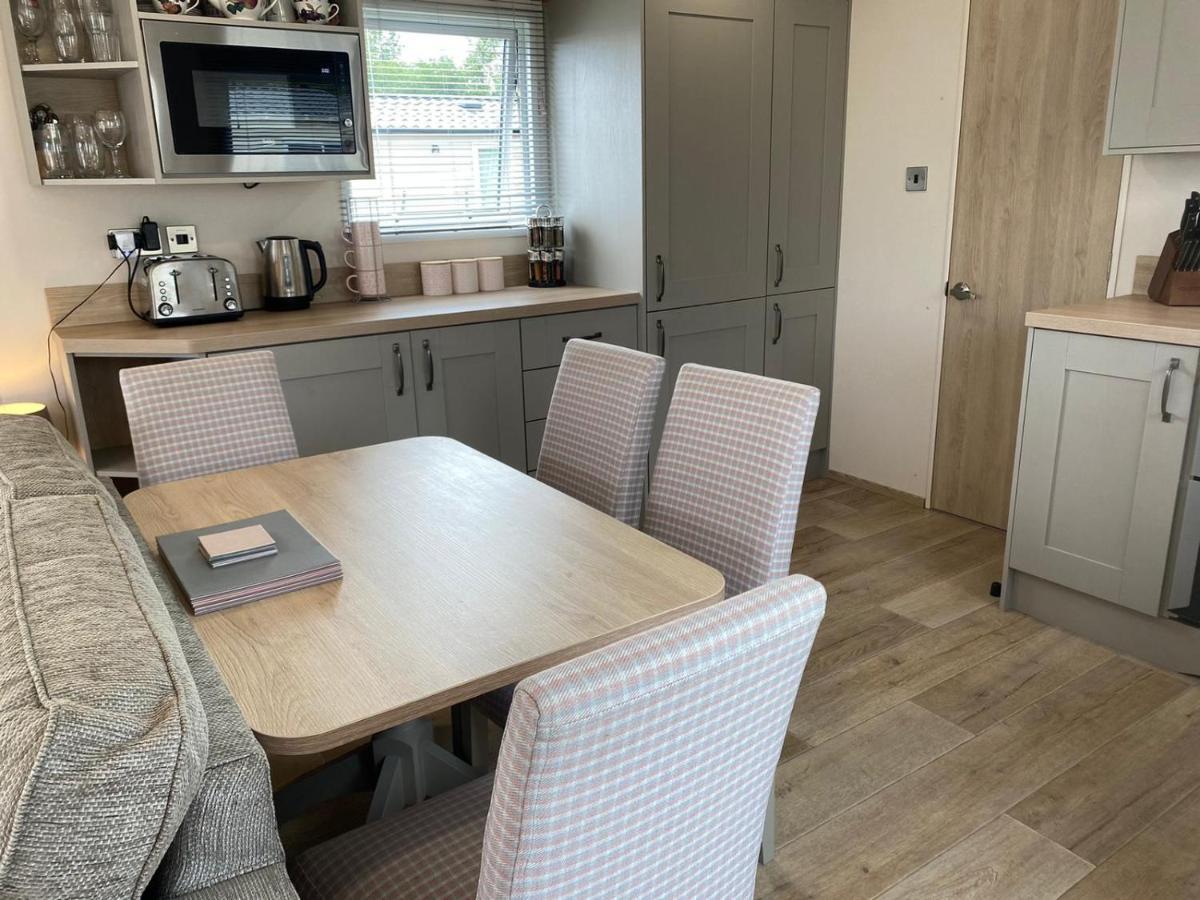 Lake District Prestige Caravan, 3 Bedrooms, Sleeps 8 On Haven Holiday Park Flookburgh Esterno foto