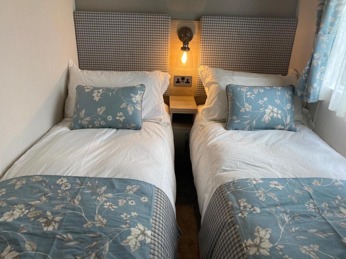 Lake District Prestige Caravan, 3 Bedrooms, Sleeps 8 On Haven Holiday Park Flookburgh Esterno foto