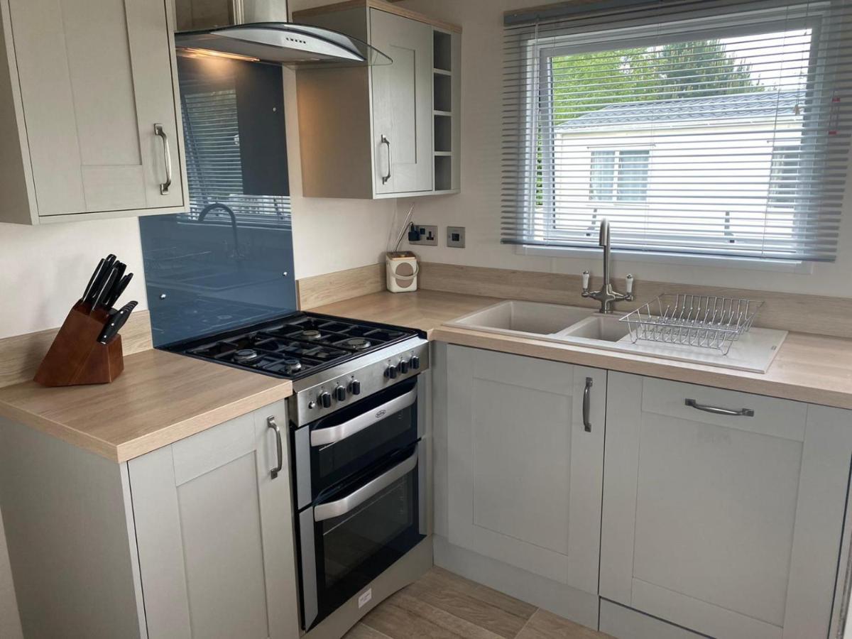 Lake District Prestige Caravan, 3 Bedrooms, Sleeps 8 On Haven Holiday Park Flookburgh Esterno foto